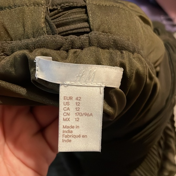 H&M Dress l 12 - Picture 8 of 9